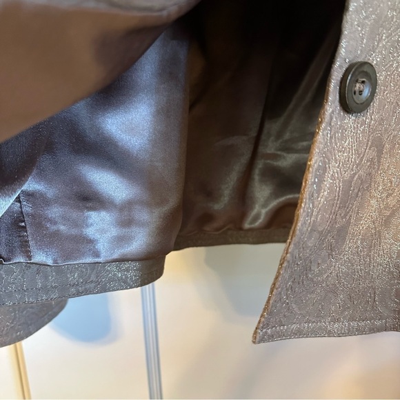 Chico’s Jacket Boxy Muted Leaf Print in Latte Brown w/ Metallic Gold Sheen Sz M - Picture 6 of 11